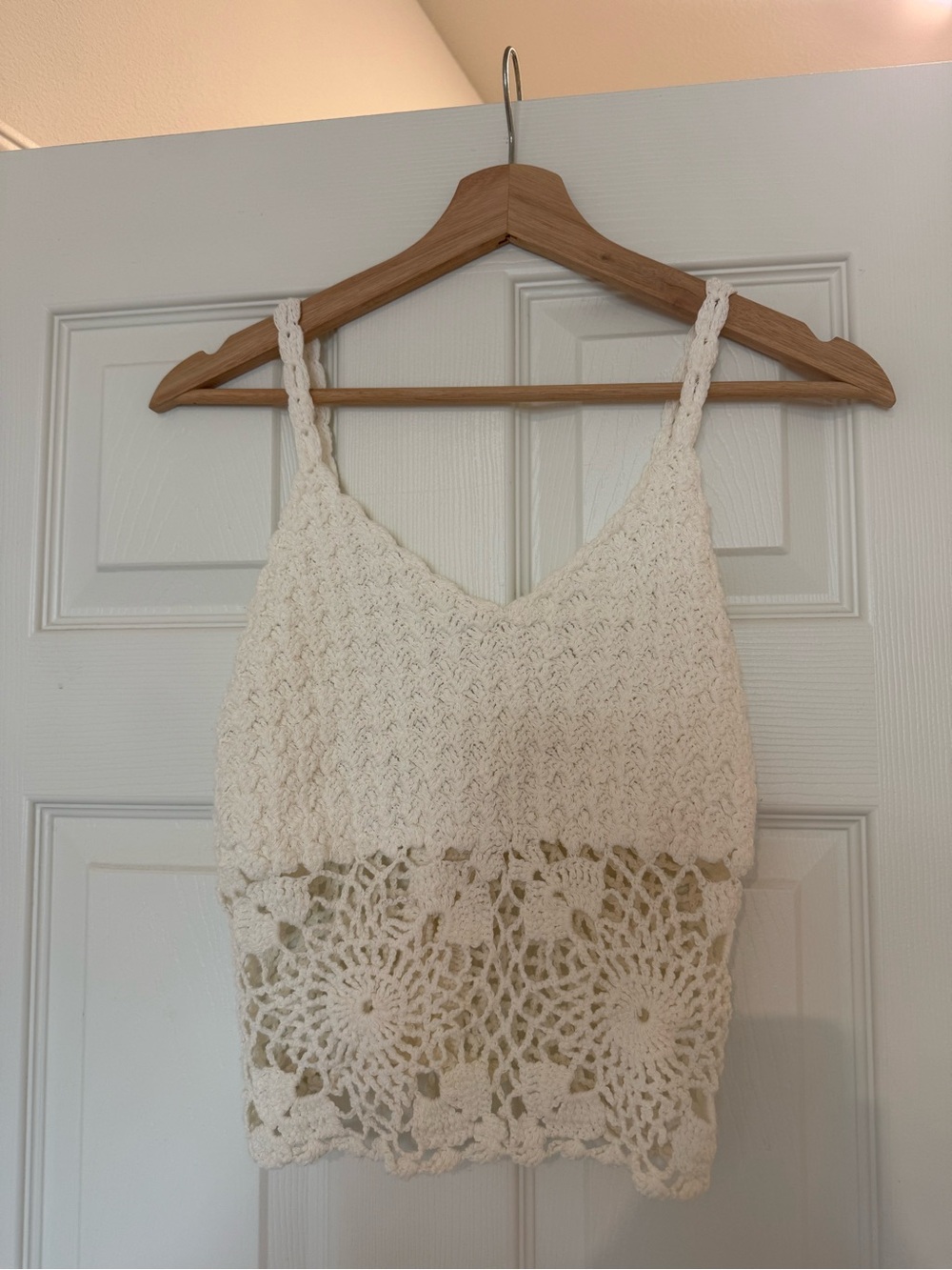 Women’s Cream Crochet V-Neck Tank Top